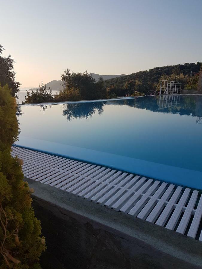Villa Elia Pteleós Buitenkant foto